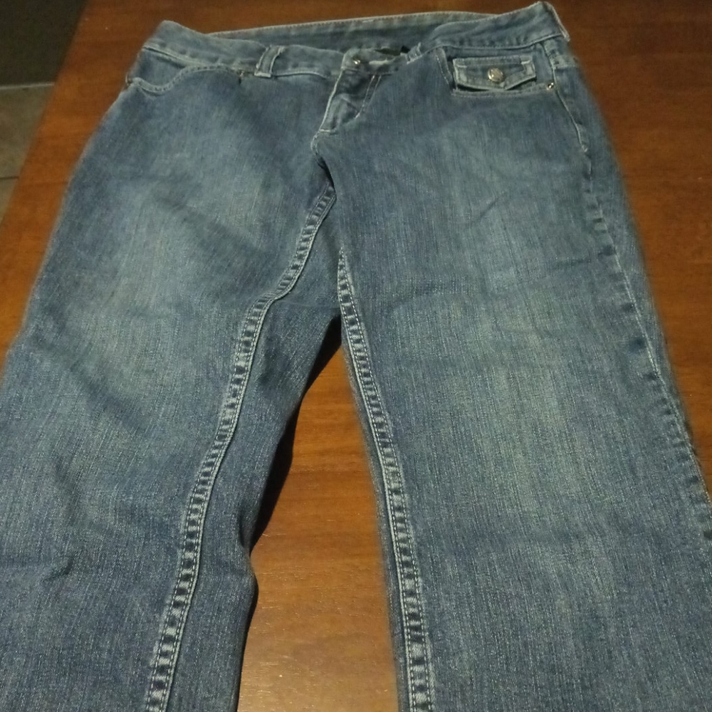 Harley Davidson Capri Size 2 15"Waist